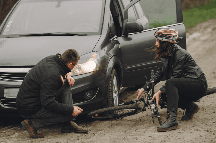 Road Side Assistance Delhi: What to Do During a Breakdown in Heavy Traffic