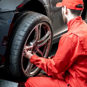  Is it ok to just change one tyre?