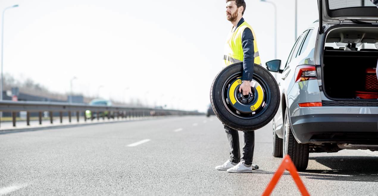 How Much to Tip for Roadside Assistance